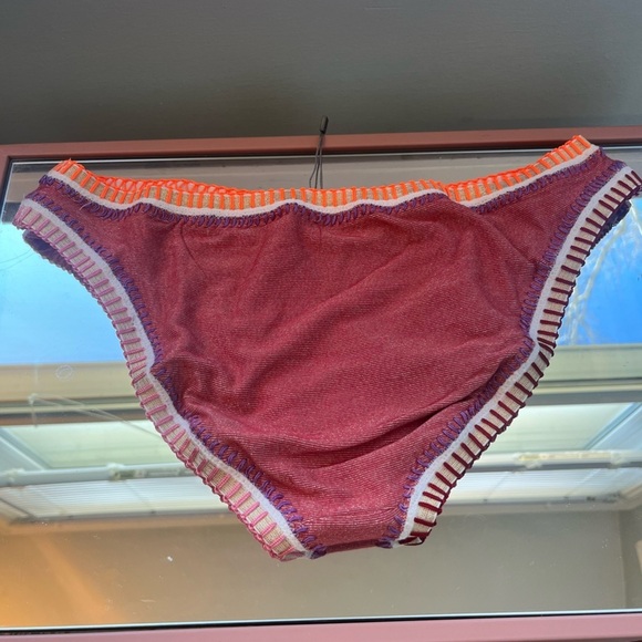 Platinum inspire Solange Ferrarini Teaberry Crochet Trim Bikini Bottom Medium - Picture 9 of 13